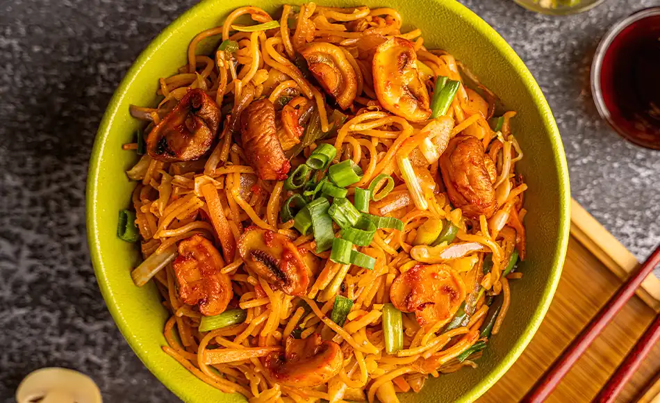 Mushroom Schezwan Noodle Full